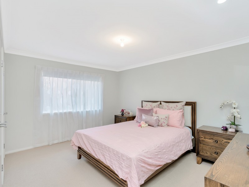 9 Spikes Court, Arundel QLD 4214