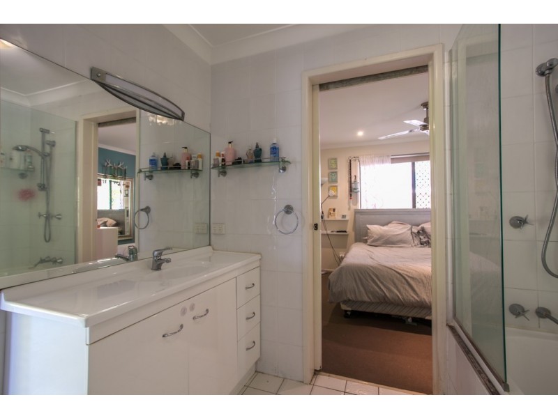 49 Rainbow Drive, Mudgeeraba QLD 4213