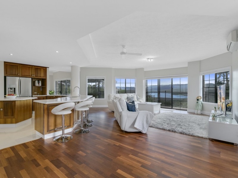 104 Red Oak Drive, Tallai QLD 4213