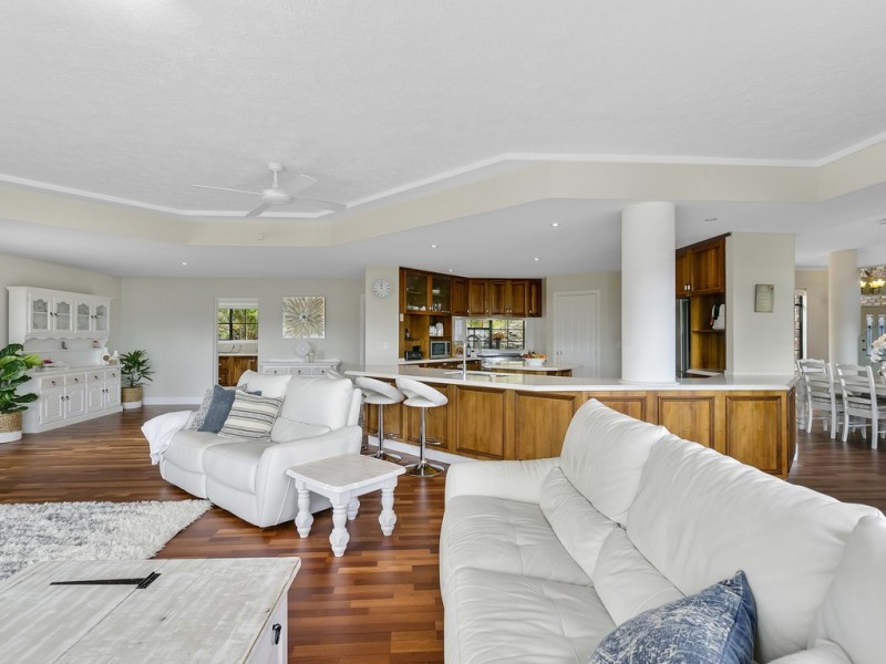 104 Red Oak Drive, Tallai QLD 4213