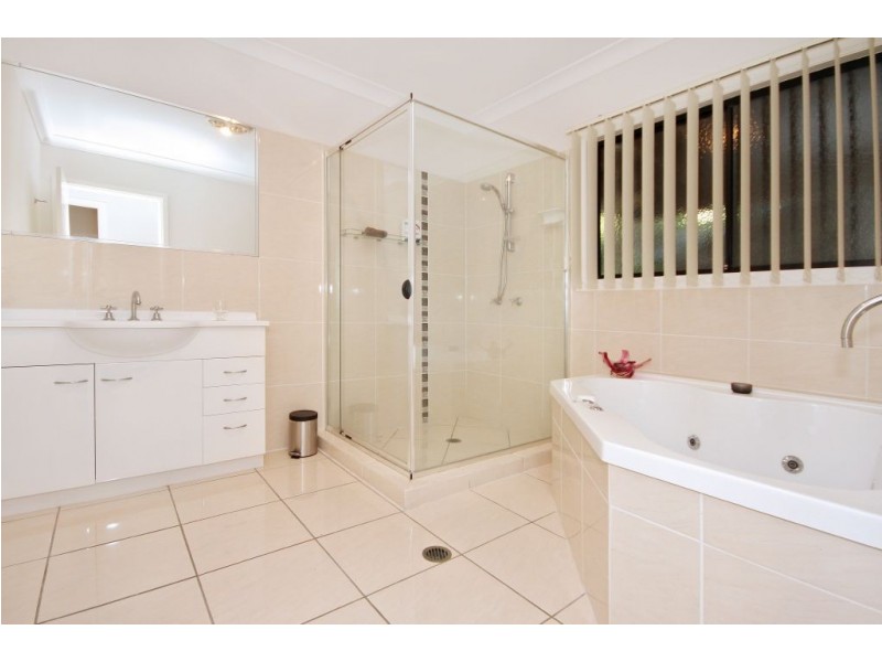 24 Kerala Court, Mudgeeraba QLD 4213