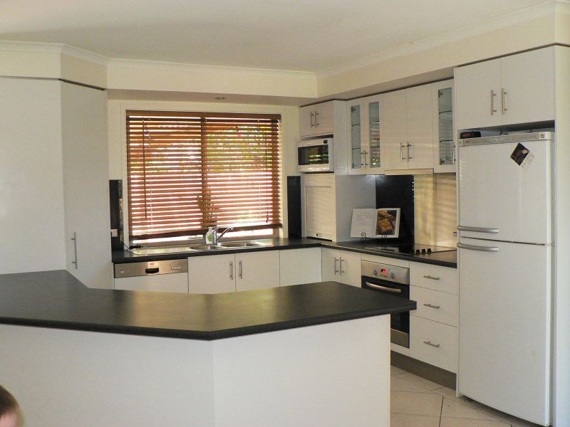 48 Silvabank Drive, Varsity Lakes QLD 4227