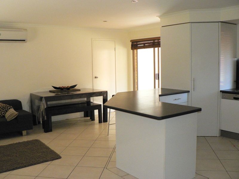 48 Silvabank Drive, Varsity Lakes QLD 4227