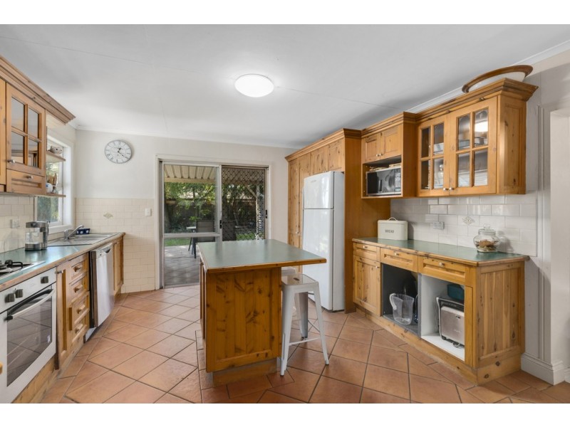 3 Schneider Avenue, Labrador QLD 4215