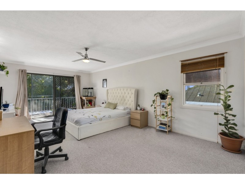 3 Schneider Avenue, Labrador QLD 4215