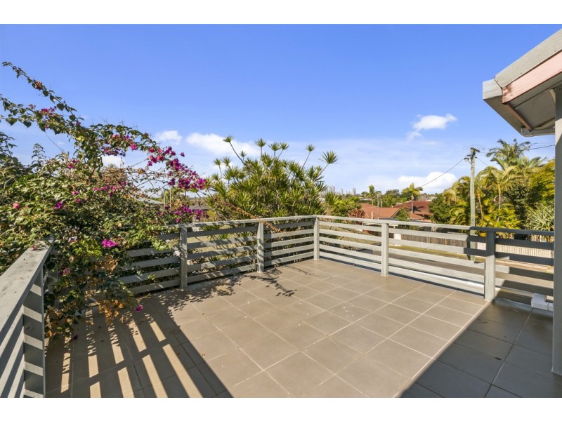 3 Schneider Avenue, Labrador QLD 4215