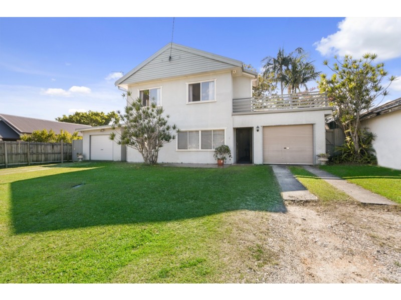 3 Schneider Avenue, Labrador QLD 4215