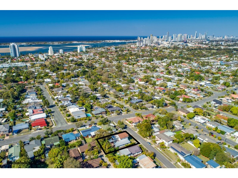 3 Schneider Avenue, Labrador QLD 4215