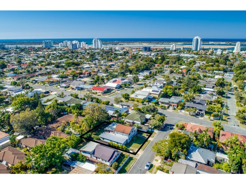 3 Schneider Avenue, Labrador QLD 4215