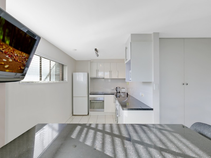 28/3049 Gold Coast Highway, Surfers Paradise QLD 4217