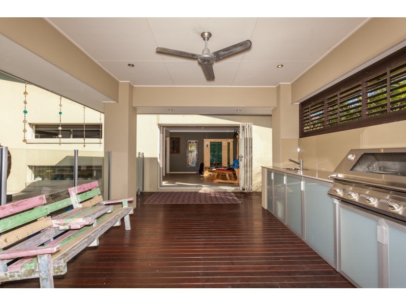 15 Meadow Court, Maudsland QLD 4210