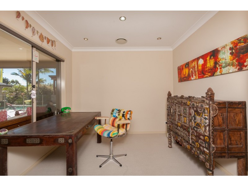 15 Meadow Court, Maudsland QLD 4210