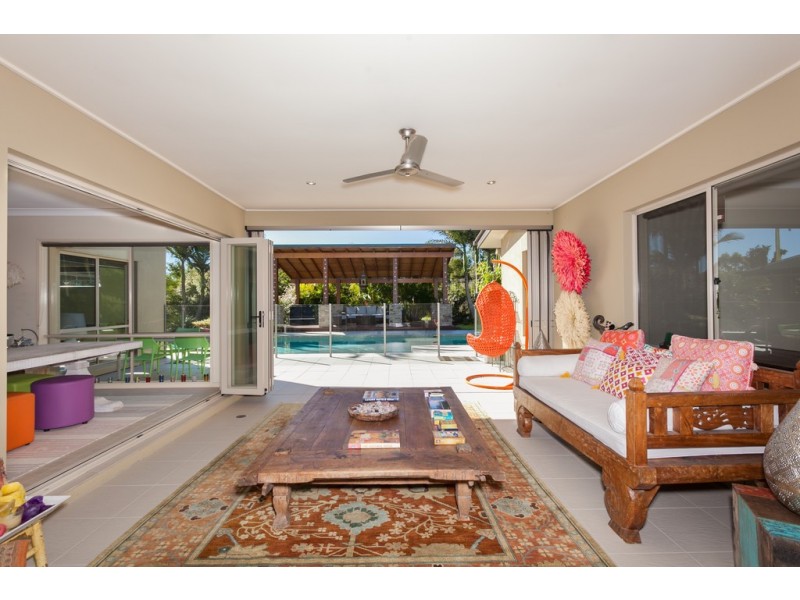 15 Meadow Court, Maudsland QLD 4210