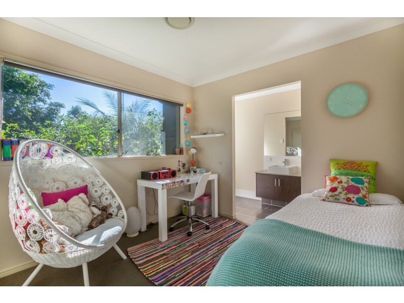 15 Meadow Court, Maudsland QLD 4210