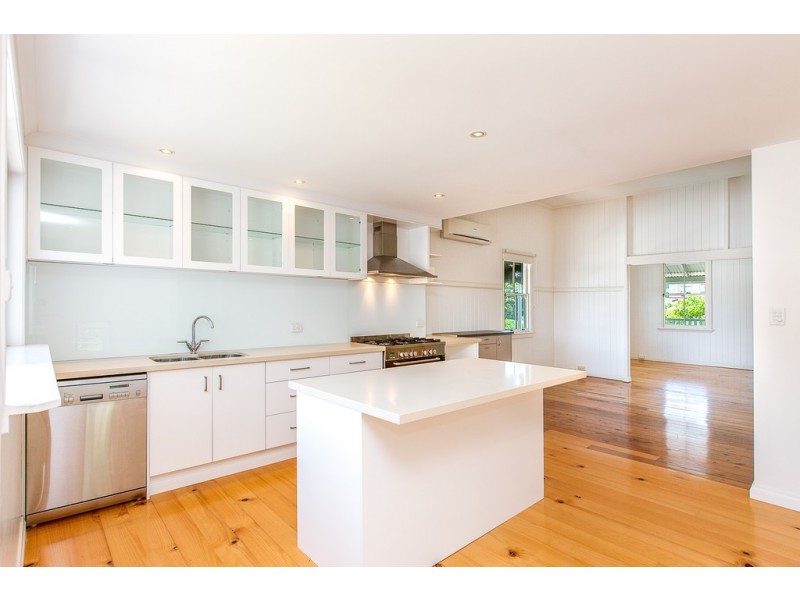 24 Meron Street, Southport QLD 4215