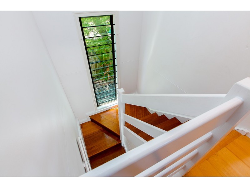 24 Meron Street, Southport QLD 4215