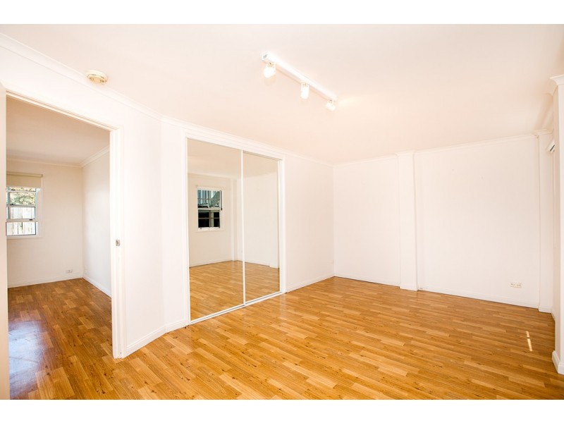 24 Meron Street, Southport QLD 4215