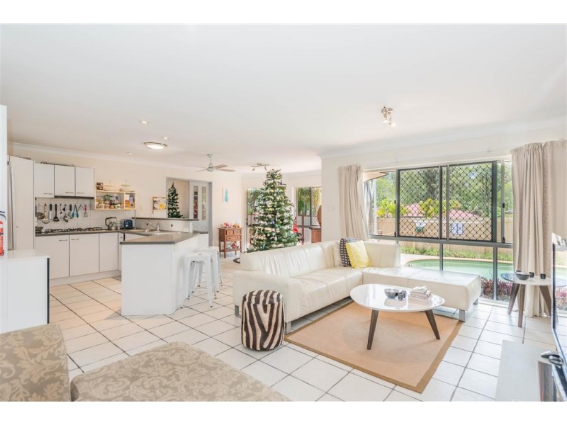 2 Sirec Way, Burleigh Heads QLD 4220