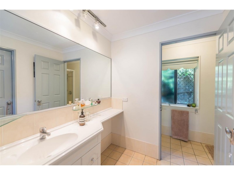 2 Sirec Way, Burleigh Heads QLD 4220