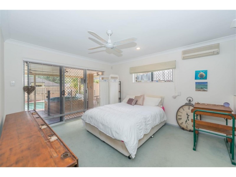 2 Sirec Way, Burleigh Heads QLD 4220