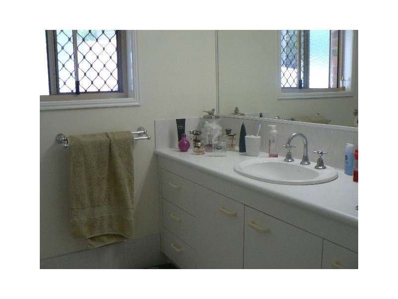 179 K P McGrath Drive, Elanora QLD 4221