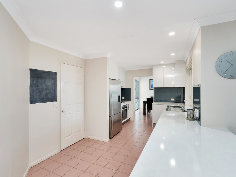 7 Elsemore Court, Carrara QLD 4211