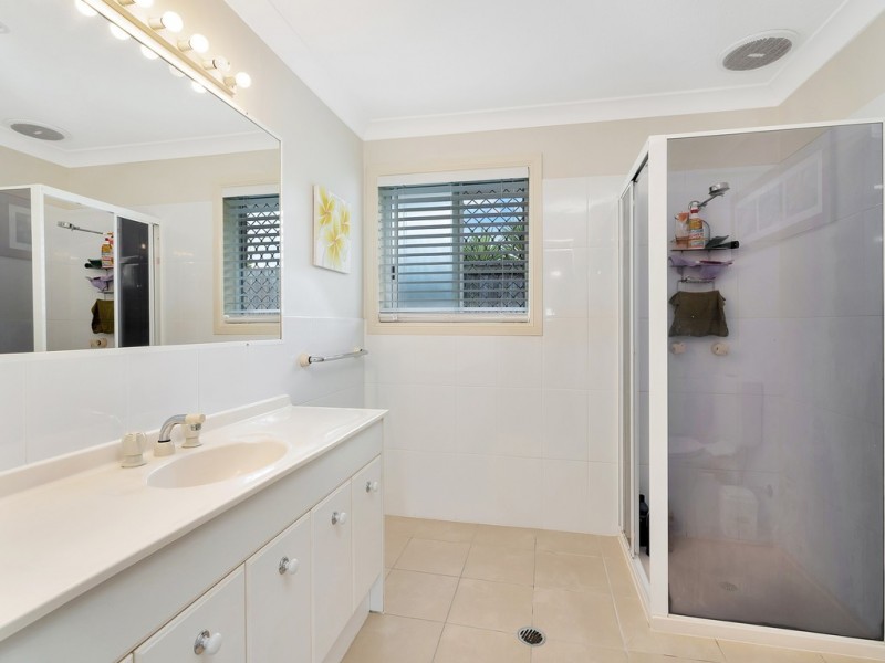7 Elsemore Court, Carrara QLD 4211
