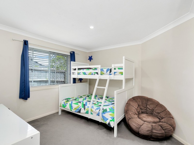 7 Elsemore Court, Carrara QLD 4211