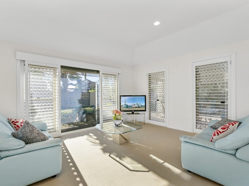 8 Ringtail Street, Clear Island Waters QLD 4226