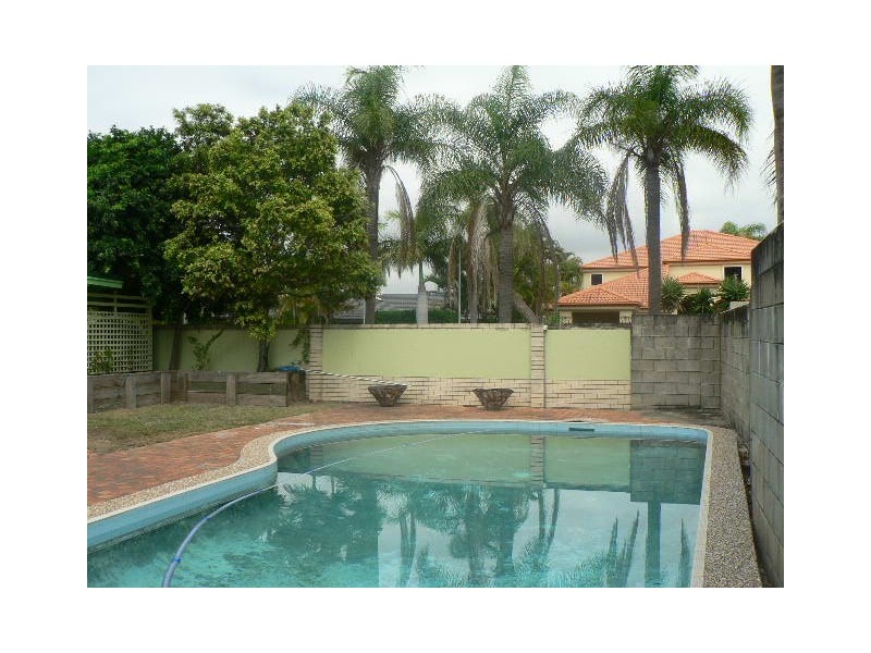 15 Neptune Court, Surfers Paradise QLD 4217