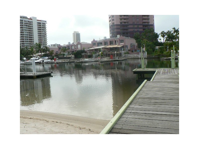 15 Neptune Court, Surfers Paradise QLD 4217