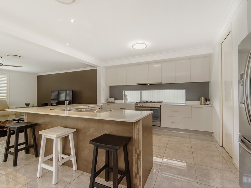 12 Southaven Drive, River LInks, Helensvale QLD 4212