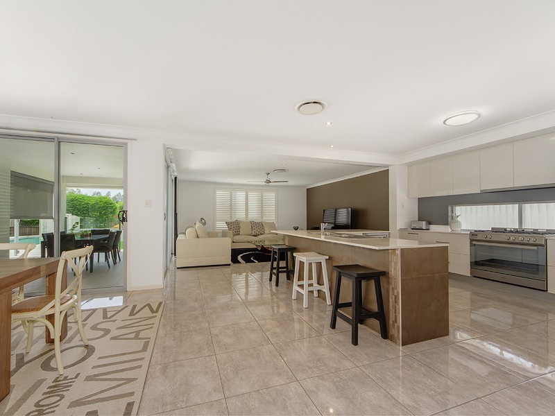 12 Southaven Drive, River LInks, Helensvale QLD 4212