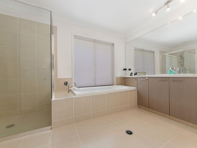 12 Southaven Drive, River LInks, Helensvale QLD 4212