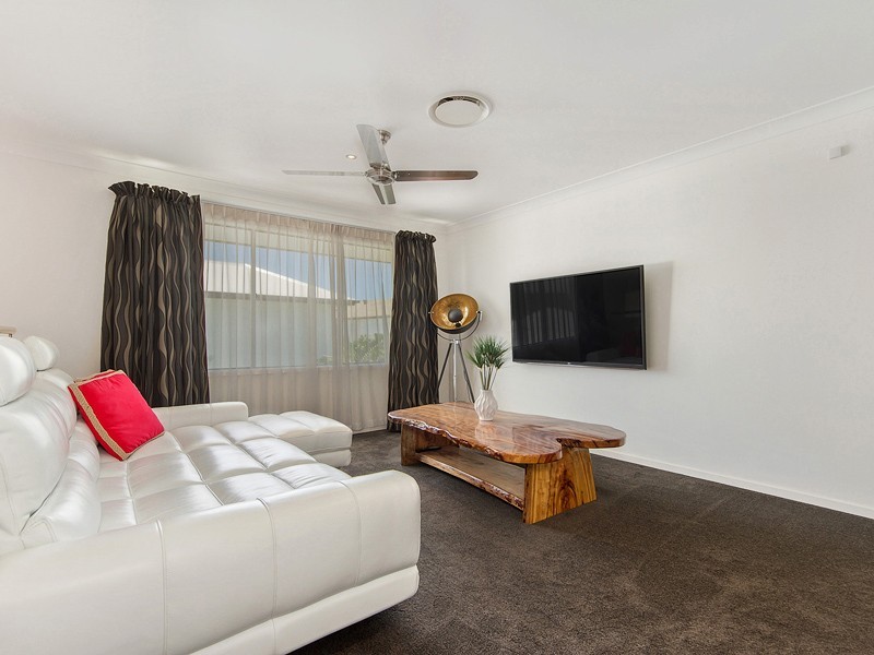 12 Southaven Drive, River LInks, Helensvale QLD 4212