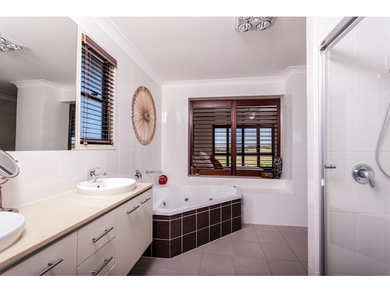 20 Sunset Place, Jacobs Well QLD 4208