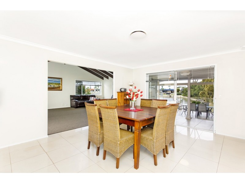 84 Markeri Street, Mermaid Waters QLD 4218