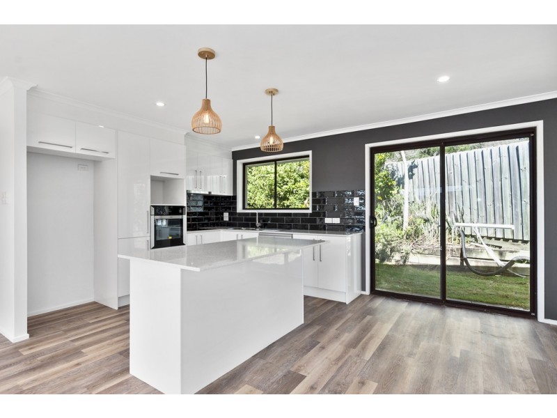 7 Meadow Brook Crescent, Merrimac QLD 4226