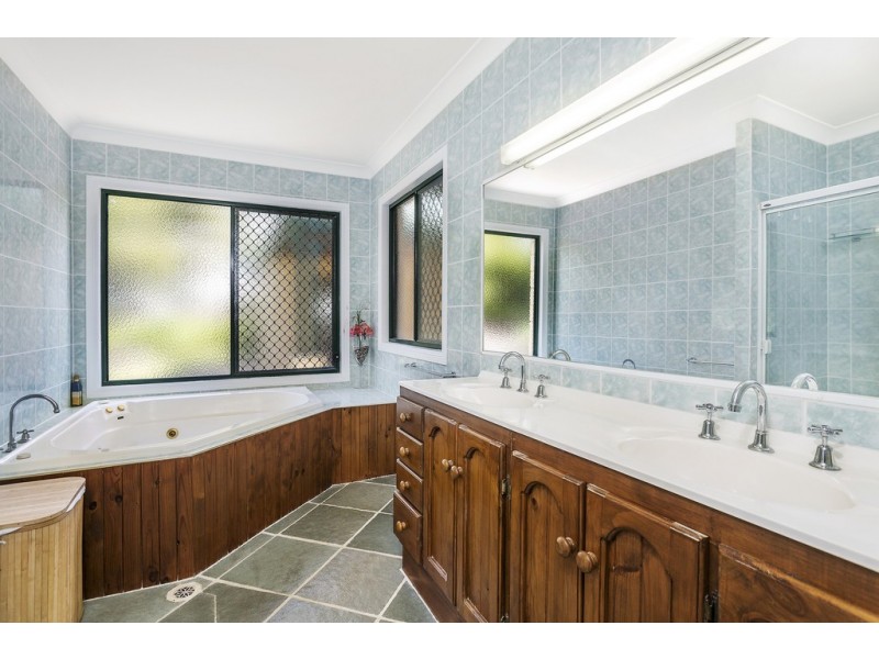 1 Birdlife Court, Nerang QLD 4211