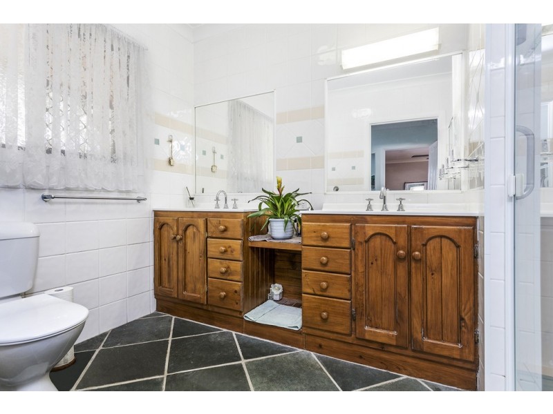 1 Birdlife Court, Nerang QLD 4211