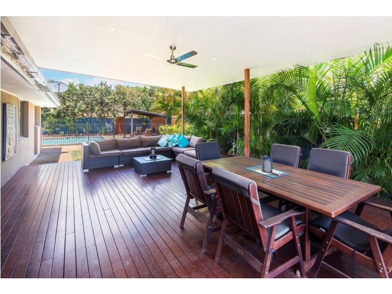 14 Walnut Street, Elanora QLD 4221