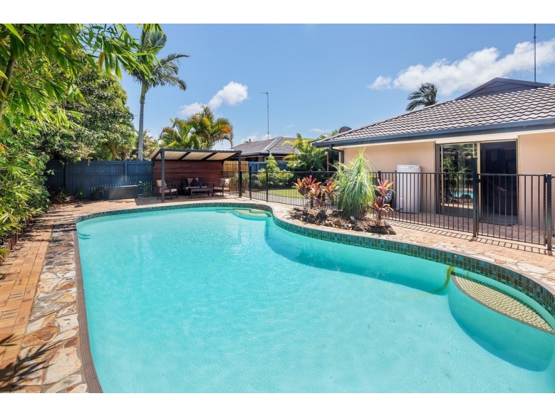 14 Walnut Street, Elanora QLD 4221