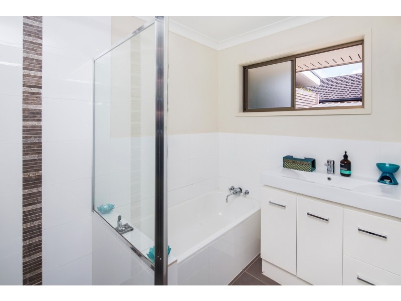 14 Walnut Street, Elanora QLD 4221