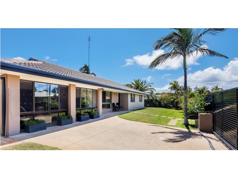 14 Walnut Street, Elanora QLD 4221