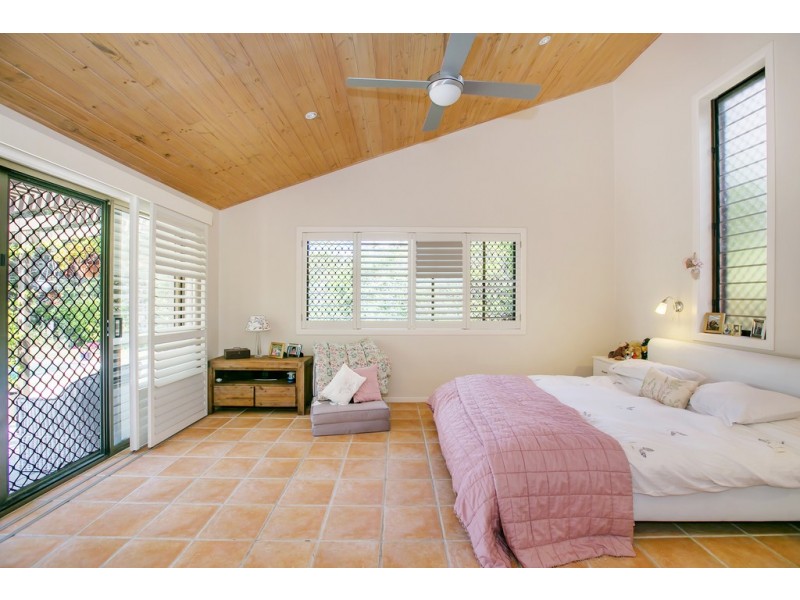 37 Hillview Parade, Ashmore QLD 4214