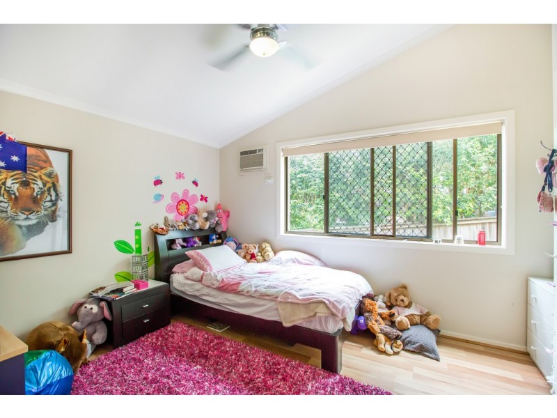 37 Hillview Parade, Ashmore QLD 4214