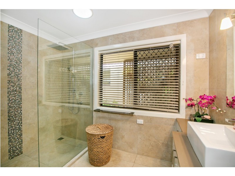37 Hillview Parade, Ashmore QLD 4214