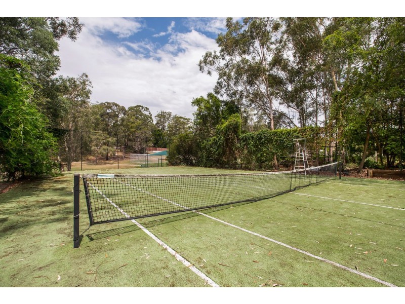 37 Hillview Parade, Ashmore QLD 4214