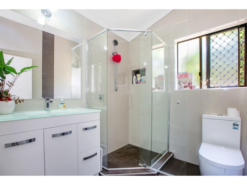 37 Hillview Parade, Ashmore QLD 4214