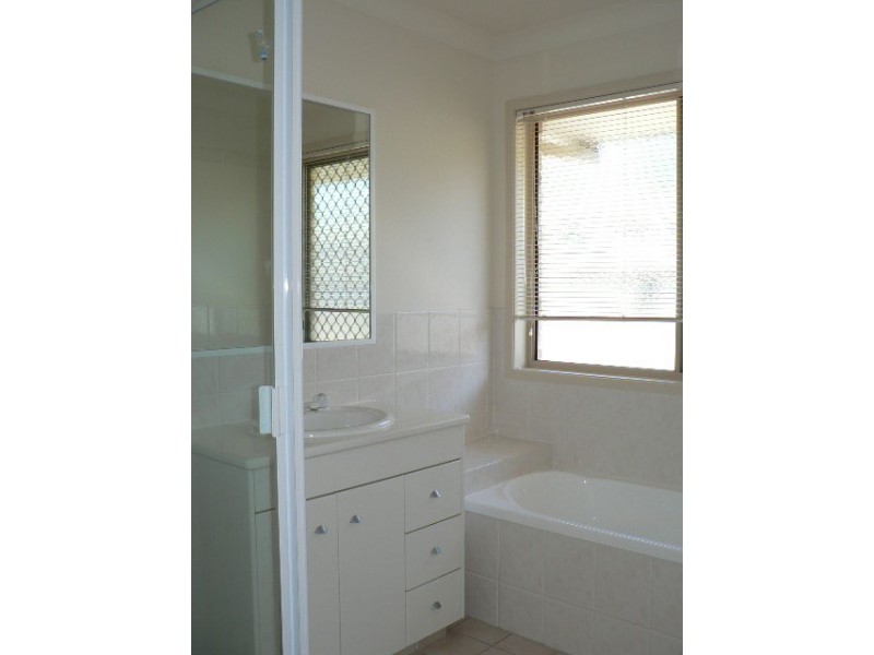 99 Swanton Drive, Mudgeeraba QLD 4213